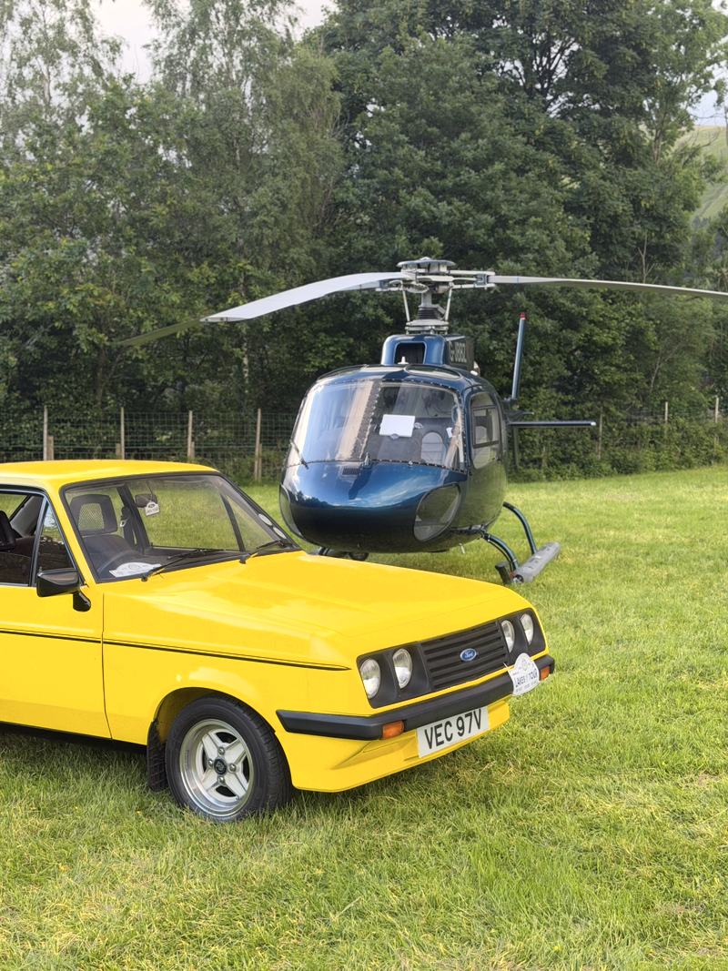 Standing · Ford Escort